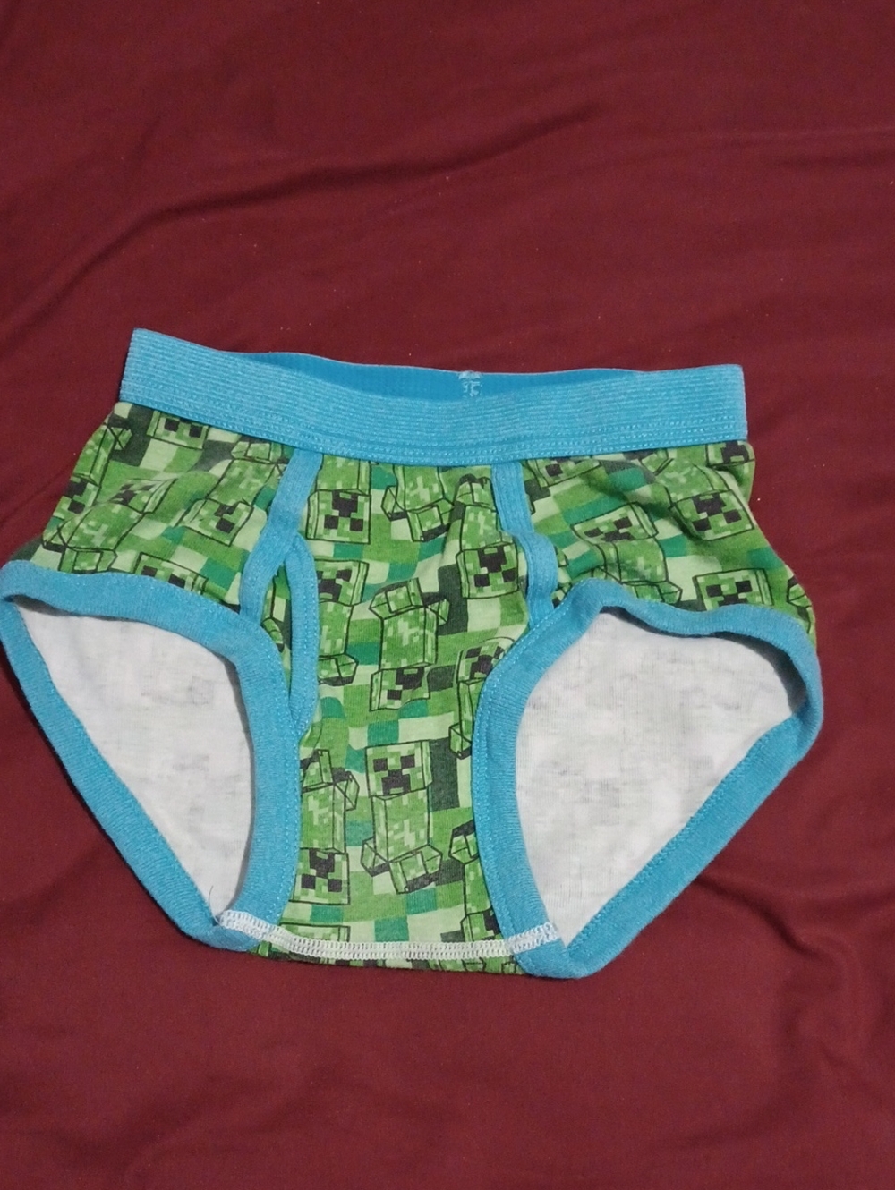 9 Pairs Of Minecraft Underwear For Boys Size 8 - Picture 9 of 12